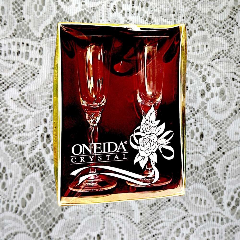 New Vintage Pair of Toasting Flutes Capacity 5oz Made in Austria 24% Full Lea